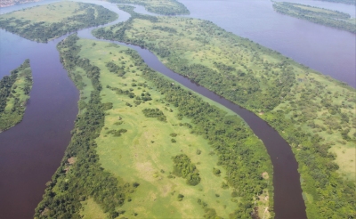 Luftaufnahme des Congo Rivers (MONUSCO/Myriam Asmani)  CC BY-SA 
Informazioni sulla licenza disponibili sotto 'Prova delle fonti di immagine'